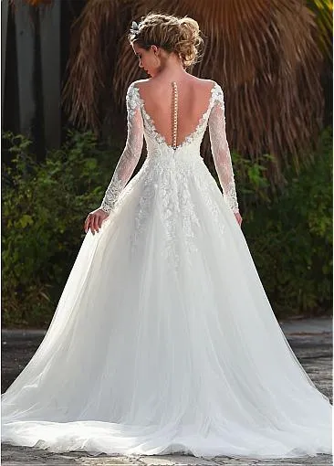 Long Sleeves Lace Appliques Wedding Gown