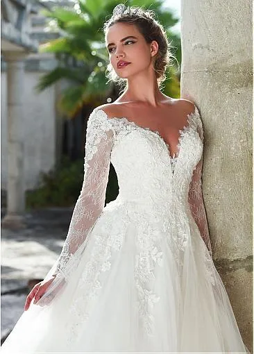 Long Sleeves Lace Appliques Wedding Gown