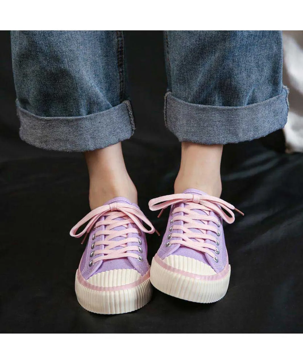 Purple signature print lace up canvas shoe sneaker