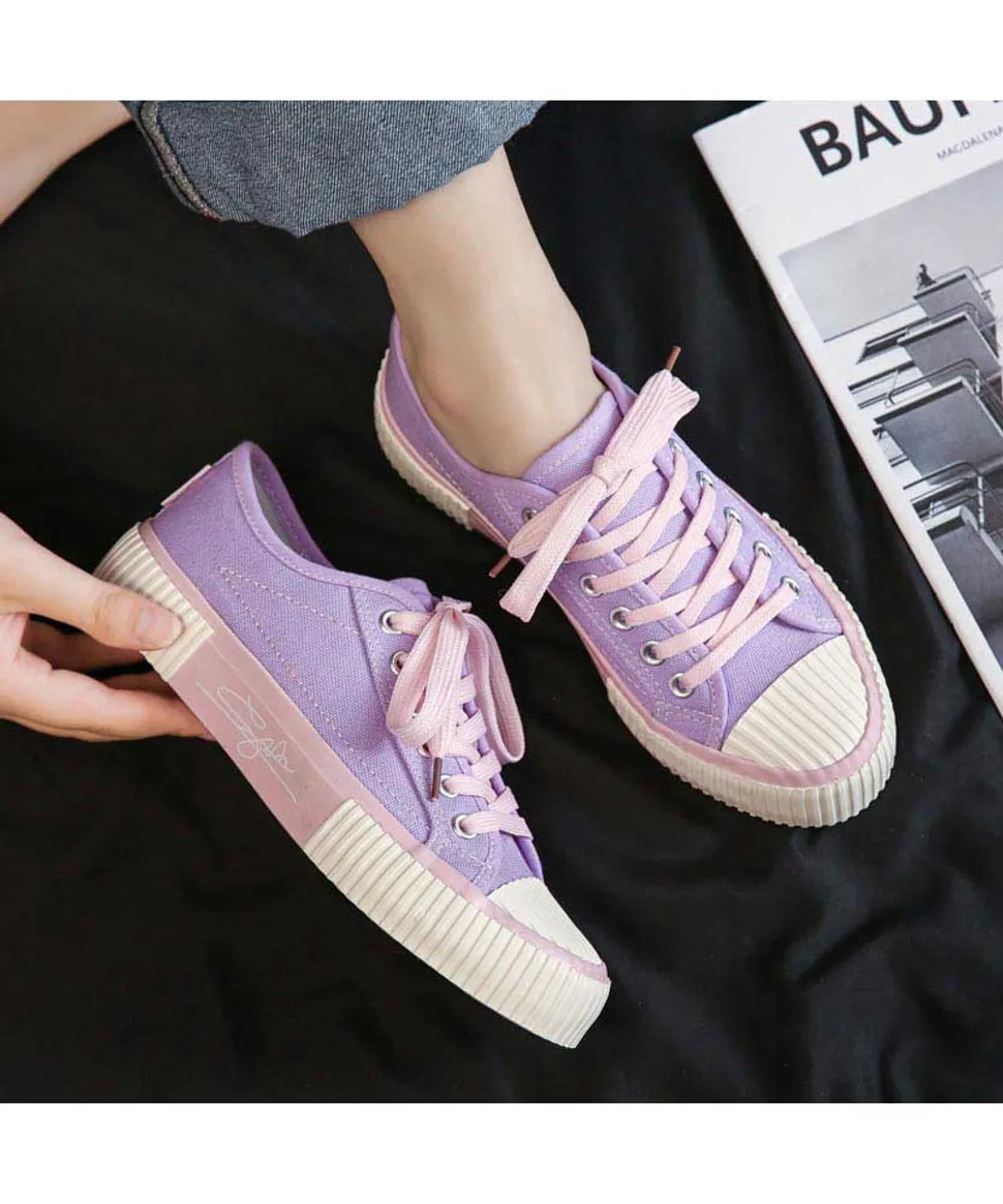 Purple signature print lace up canvas shoe sneaker