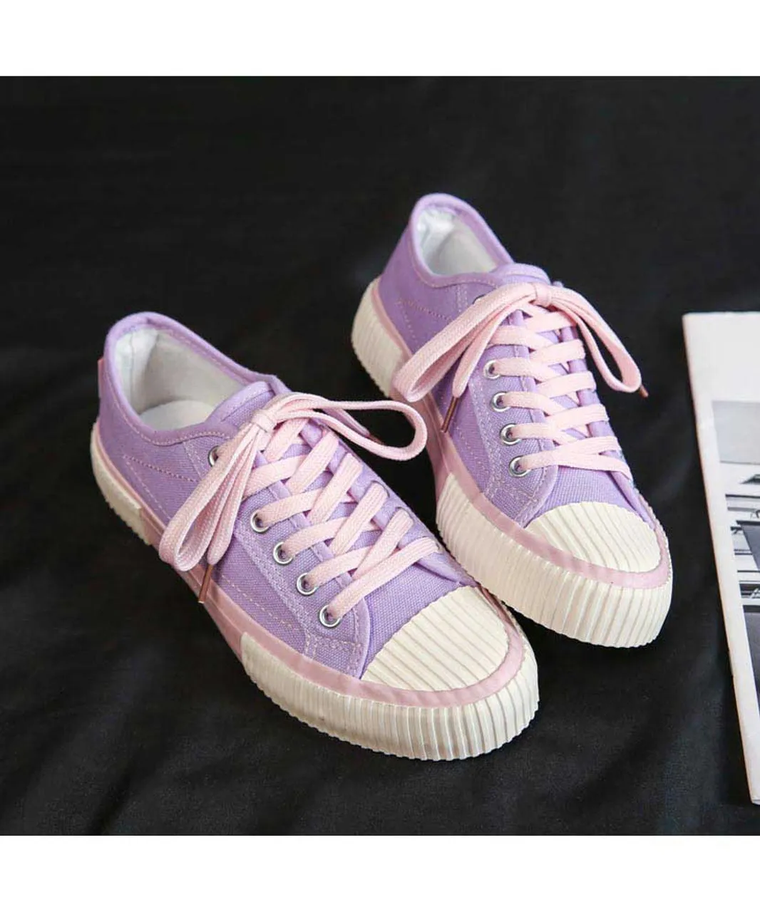 Purple signature print lace up canvas shoe sneaker