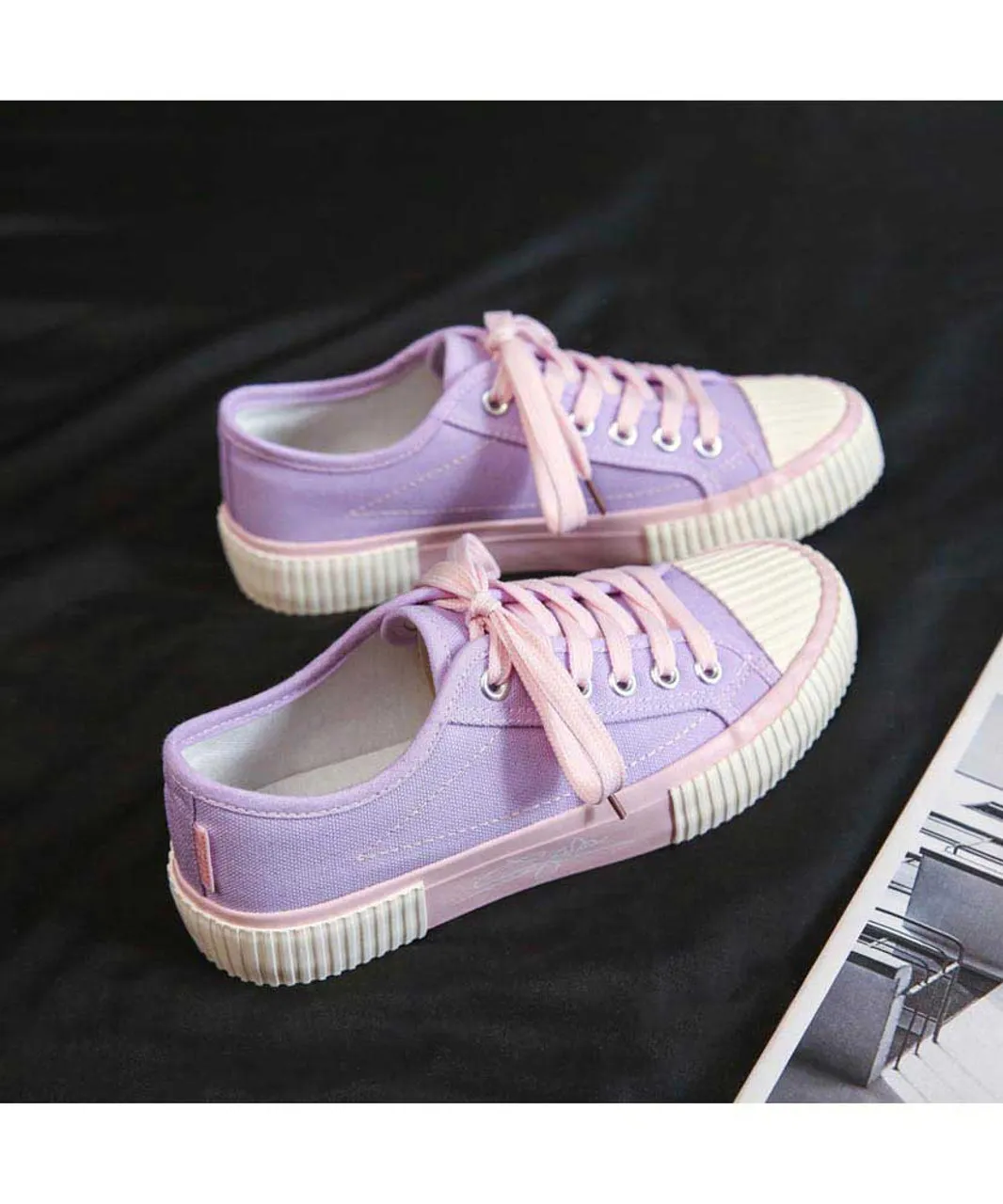 Purple signature print lace up canvas shoe sneaker