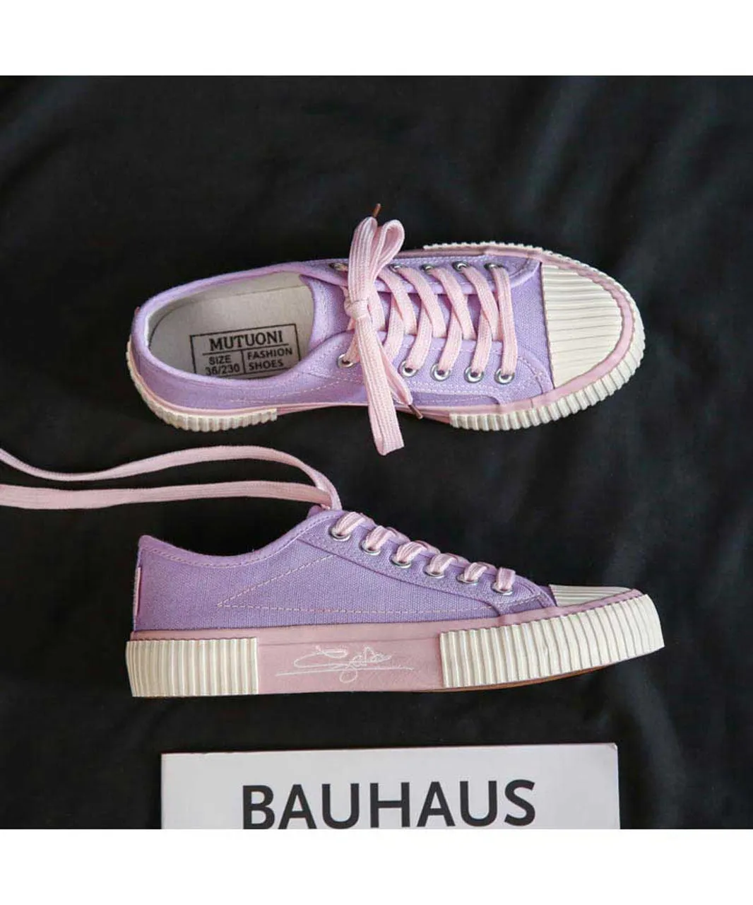 Purple signature print lace up canvas shoe sneaker