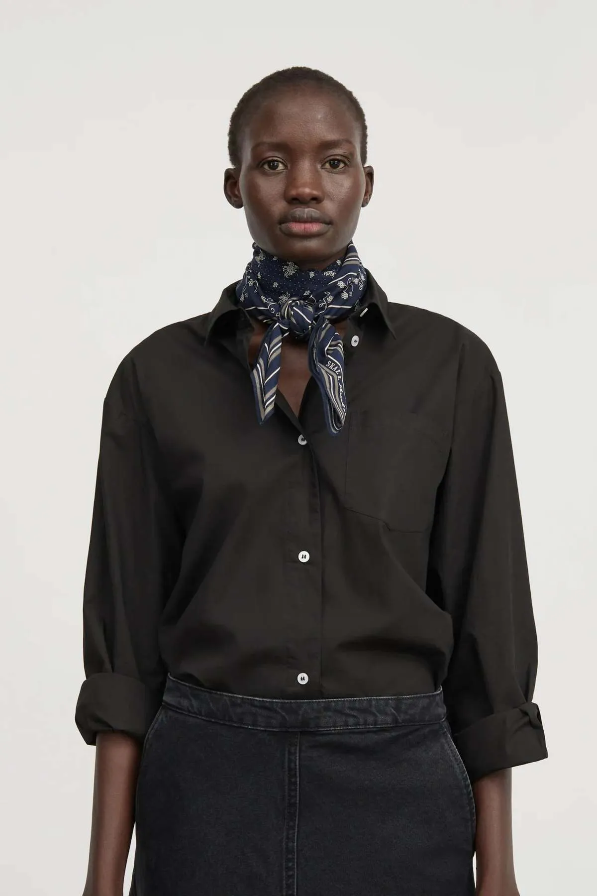 SKALL CLASSIC SCARF - black