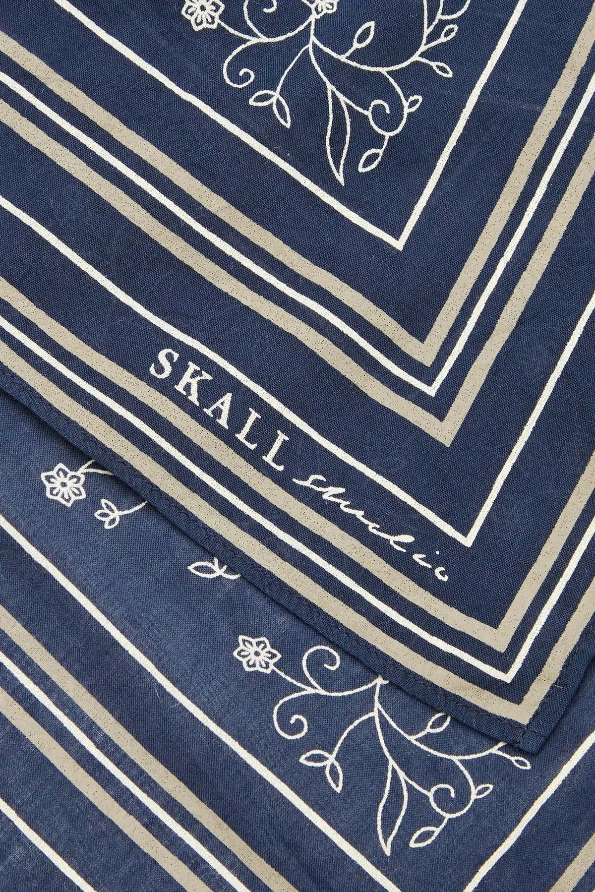 SKALL CLASSIC SCARF - black