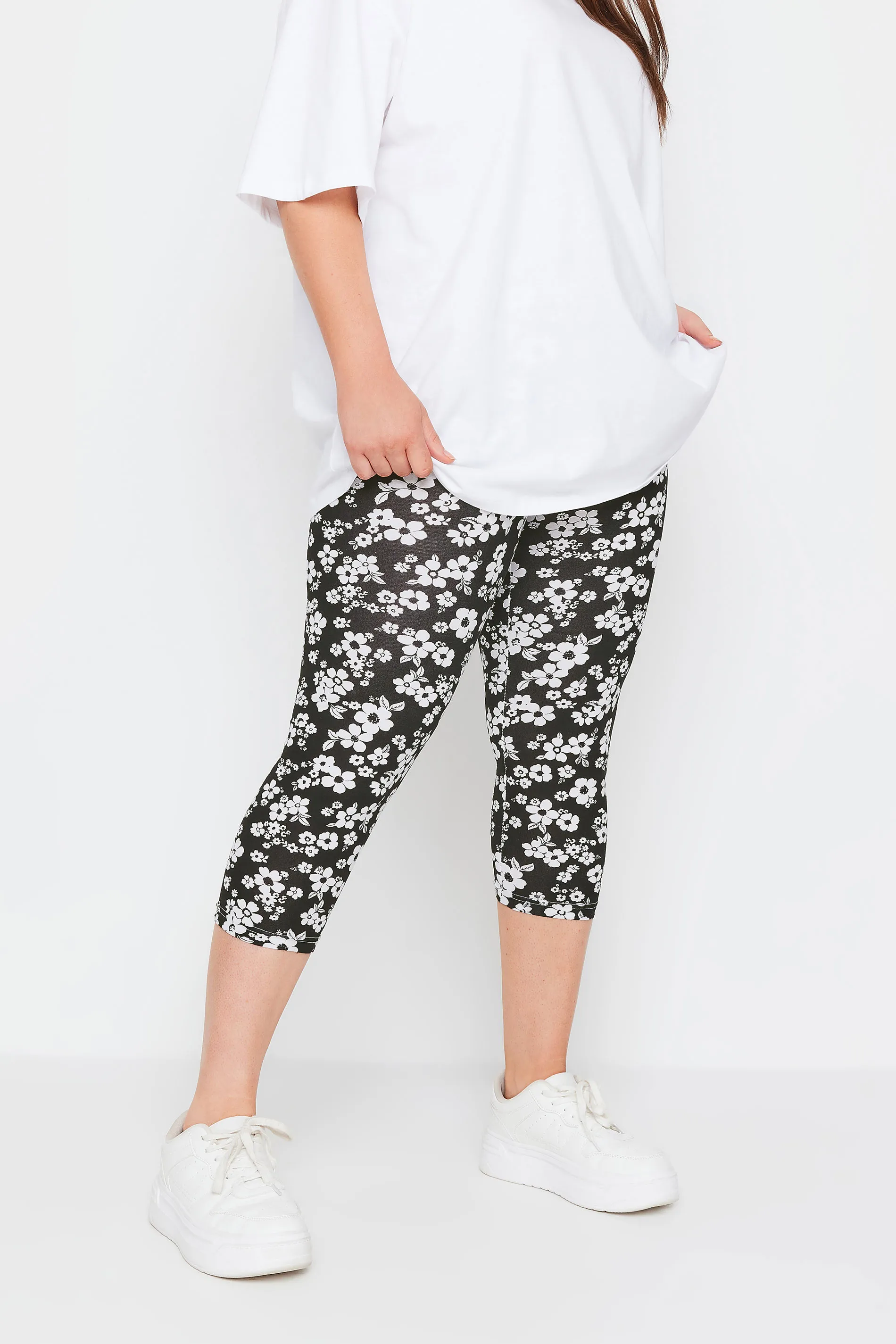 YOURS Curve 2 PACK Black Floral Print Cropped Leggings